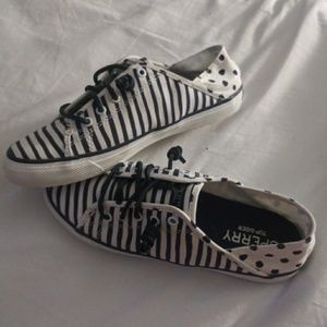 Womans sperry boat shoes